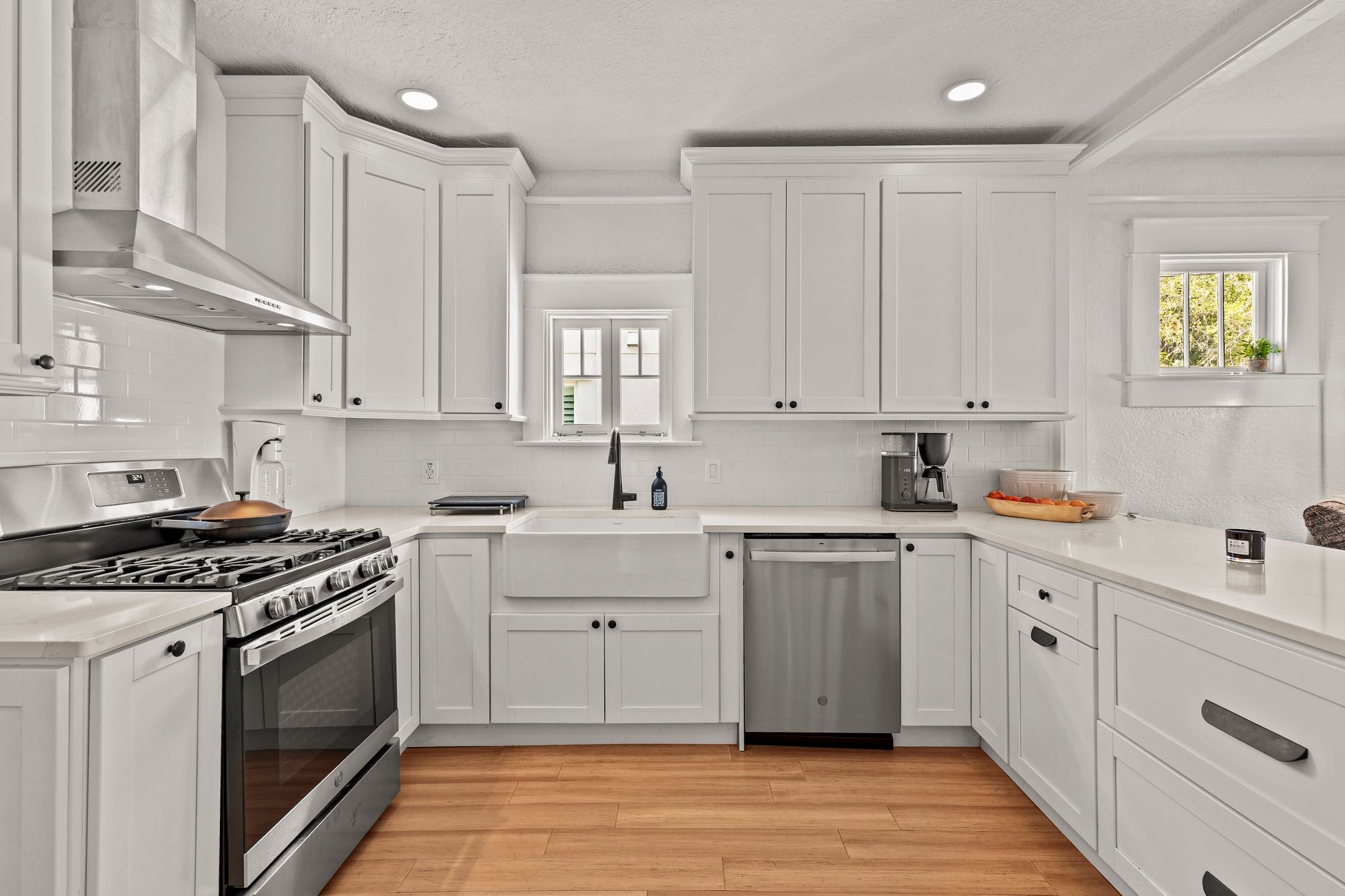 211 S ALBANY AVE | SOHO/HYDE PARK