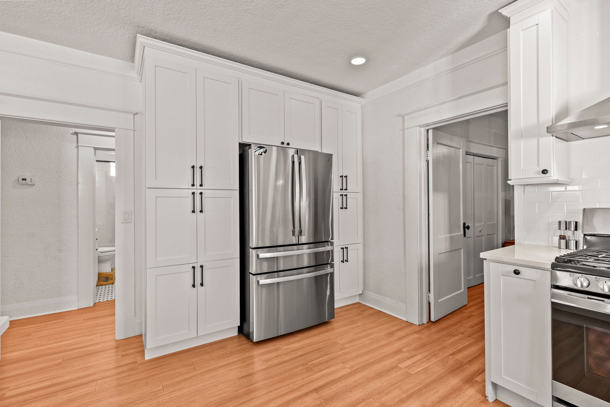 211 S ALBANY AVE | SOHO/HYDE PARK