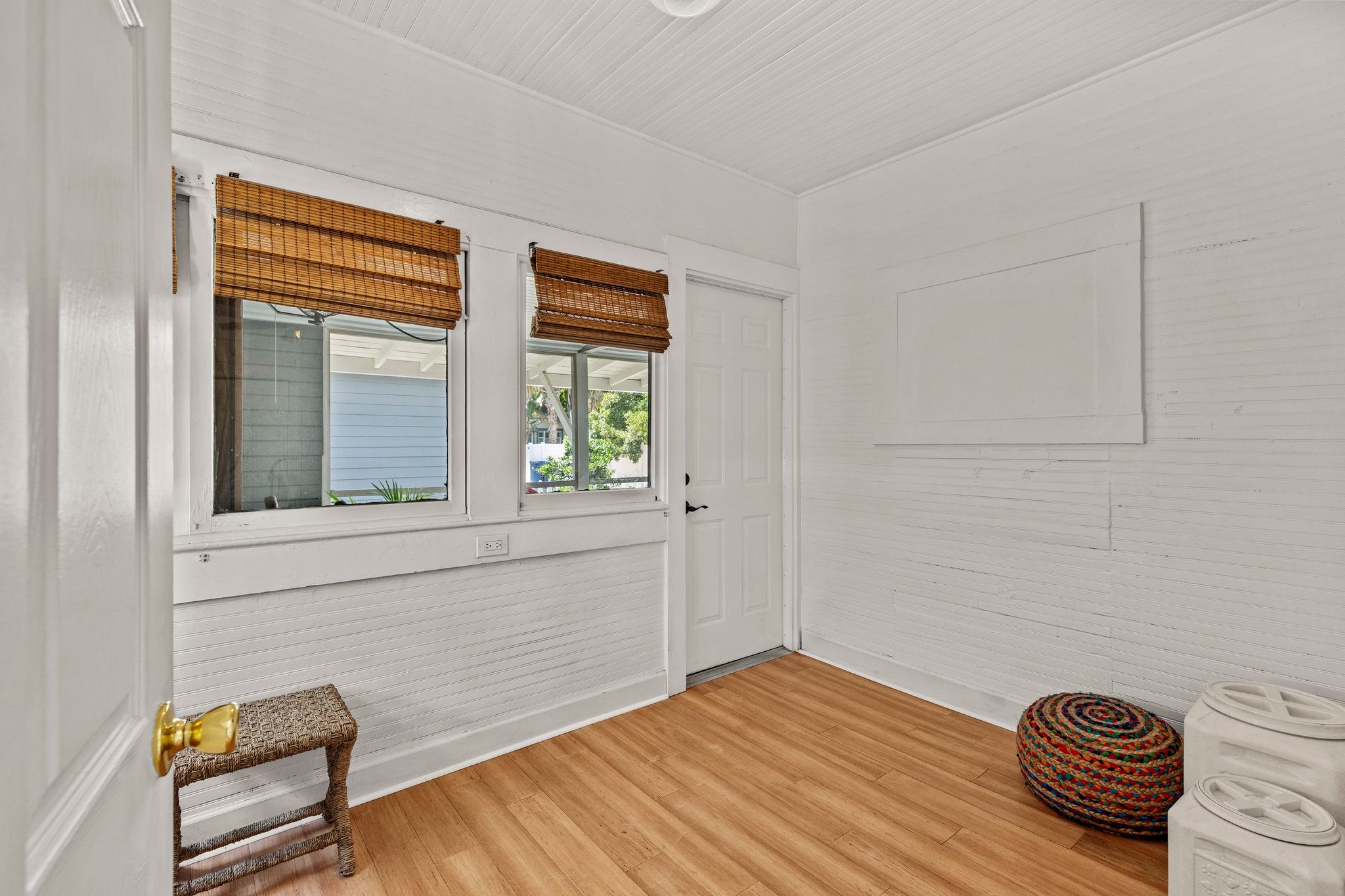 211 S ALBANY AVE | SOHO/HYDE PARK