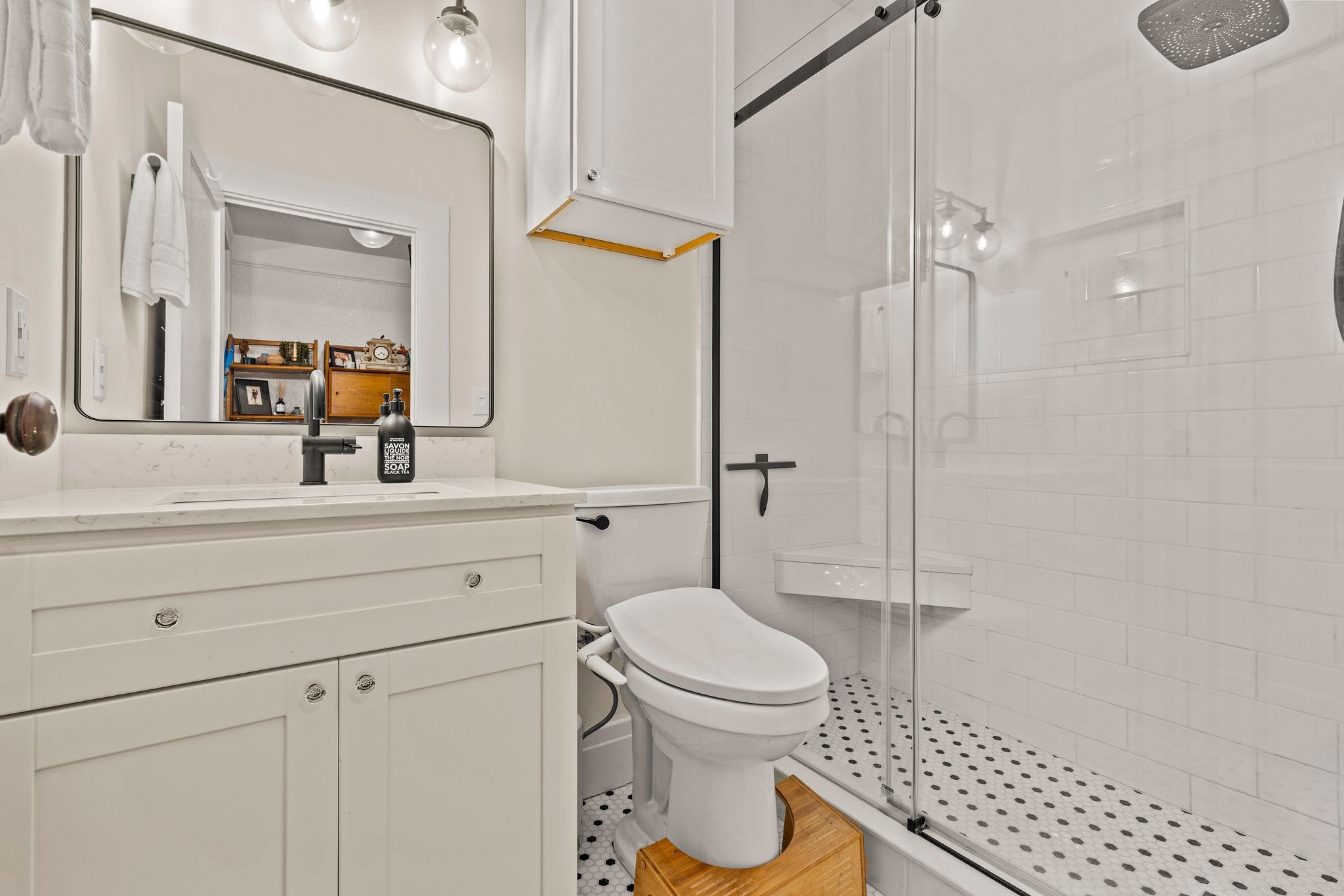 211 S ALBANY AVE | SOHO/HYDE PARK
