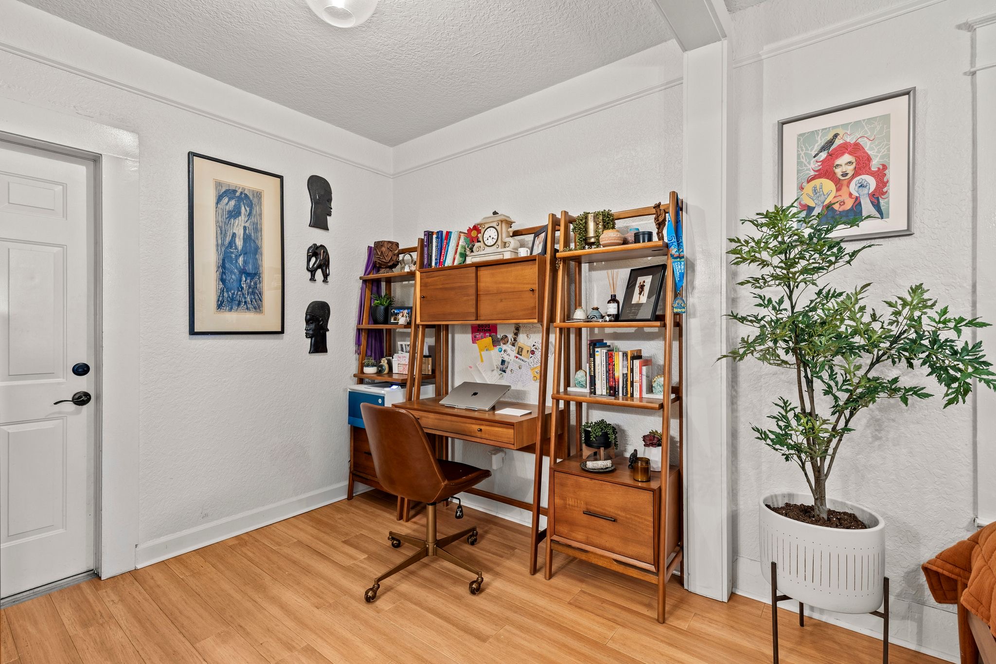 211 S ALBANY AVE | SOHO/HYDE PARK